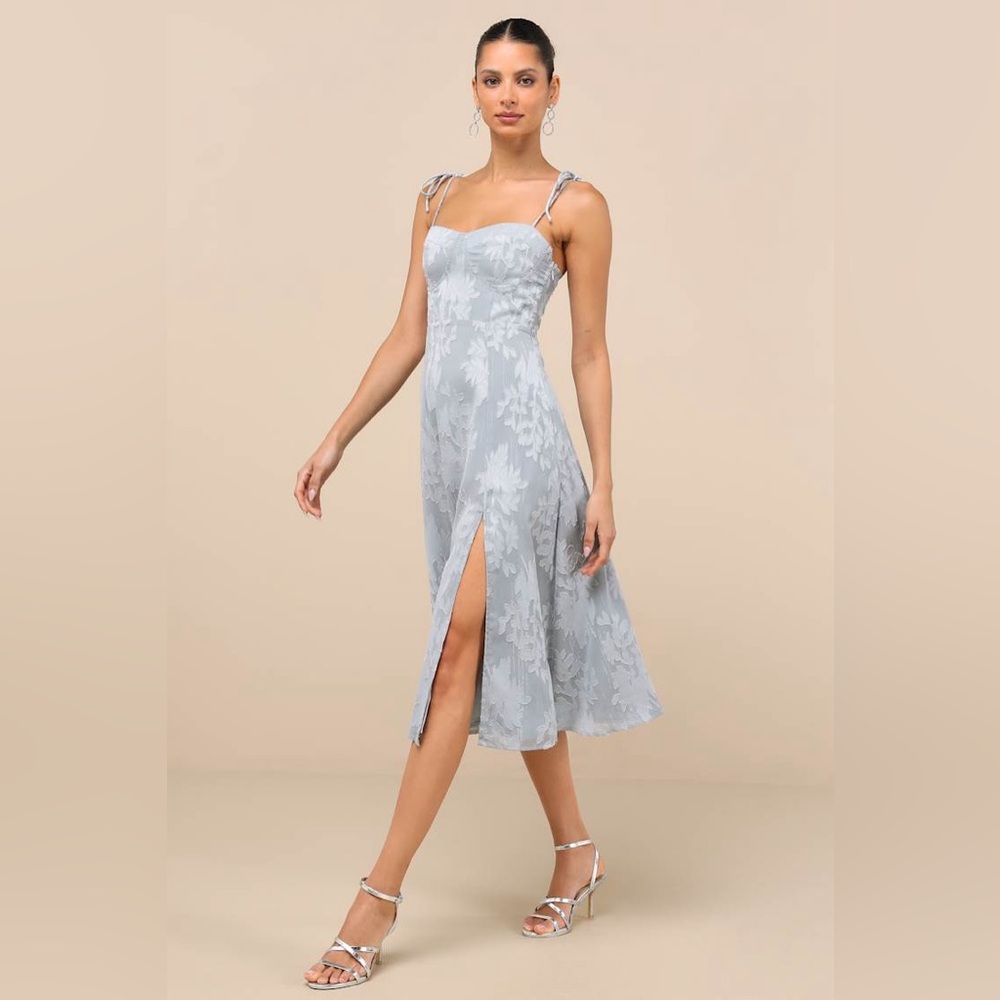 Lulus Loveliest Looks Dusty Blue Floral Jacquard Tie-Strap Midi Dress Size M NWT